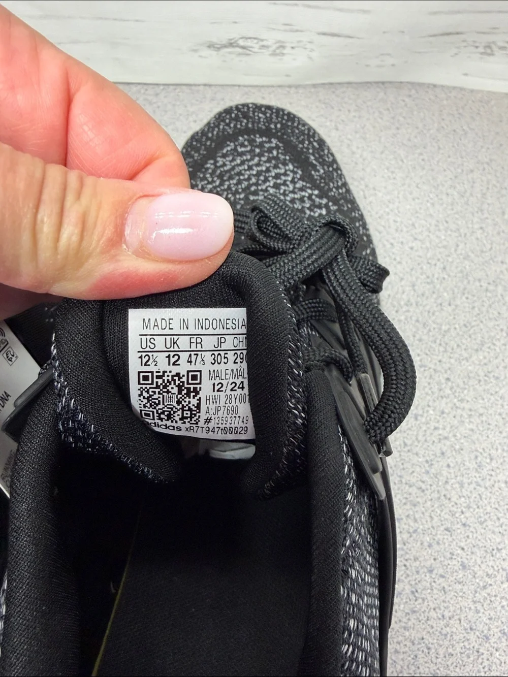 adidas Men's Black and Gray Knit Athletic Shoes